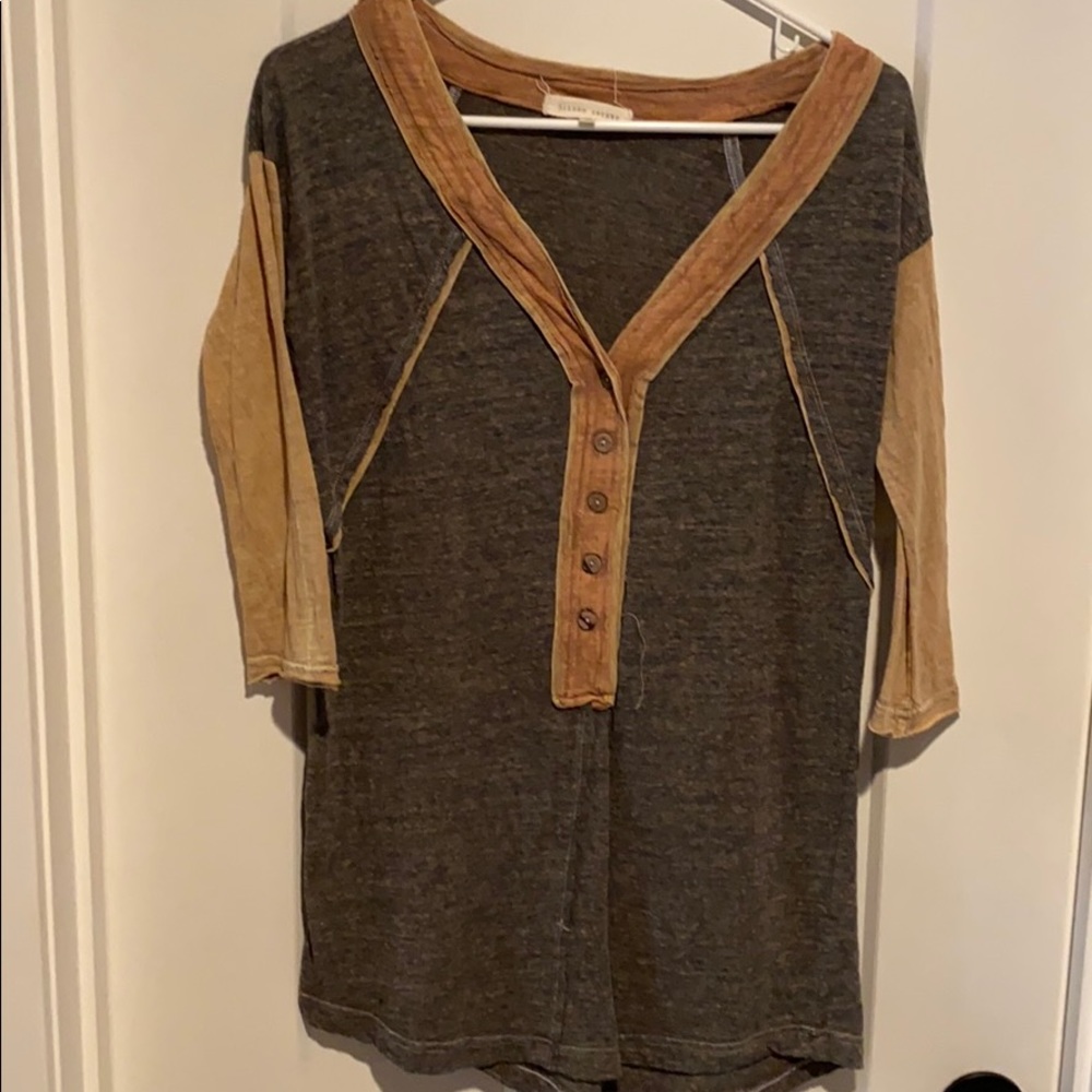 Henley raglan